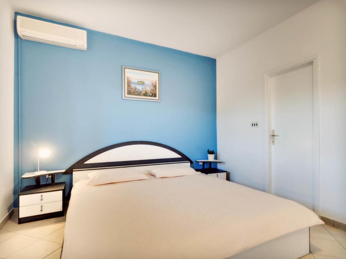 Apartments Zizic Vodice Chambre photo